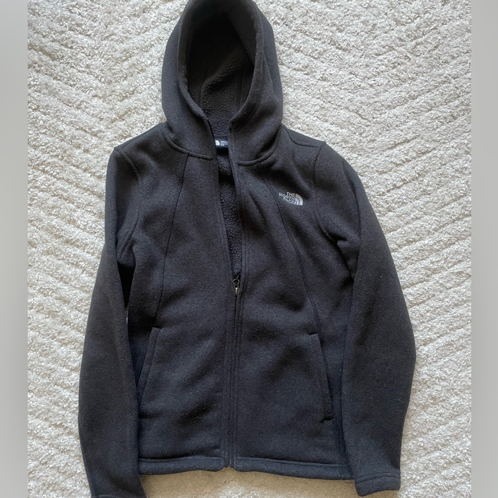 Women’s hooded north face sweatshirt